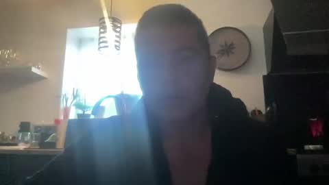 guil0 online show from 10-18-25, 10:38