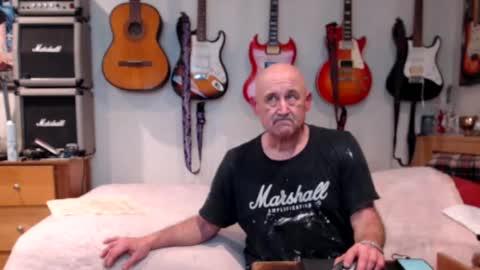 Snapshot of guitarsexgod chatting on 02-14-25, 09:13 Mario online show from 02-14-25, 09:13