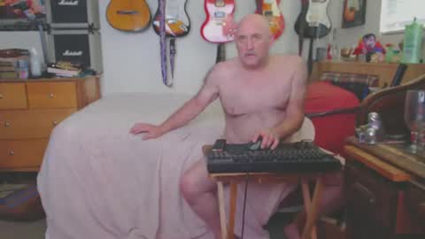 Snapshot of guitarsexgod chatting on 02-15-25, 06:01 Mario online show from 02-15-25, 06:01