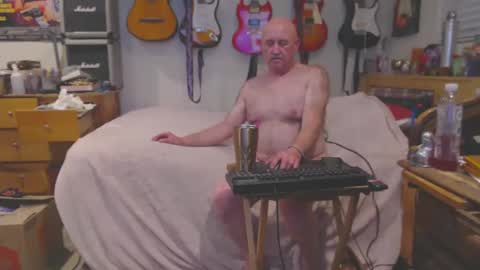 Snapshot of guitarsexgod chatting on 02-17-25, 10:18 Mario online show from 02-17-25, 10:18