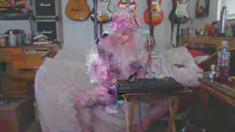 Snapshot of guitarsexgod chatting on 02-17-25, 09:41 Mario online show from 02-17-25, 09:41