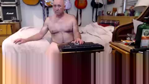 Snapshot of guitarsexgod chatting on 02-24-25, 08:06 Mario online show from 02-24-25, 08:06