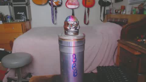 Snapshot of guitarsexgod chatting on 02-28-25, 11:58 Mario online show from 02-28-25, 11:58