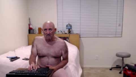 Snapshot of guitarsexgod chatting on 03-11-25, 03:05 Mario online show from 03-11-25, 03:05