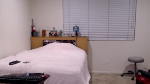 Snapshot of guitarsexgod chatting on 03-11-25, 06:10 Mario online show from 03-11-25, 06:10