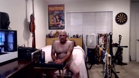 Snapshot of guitarsexgod chatting on 09-24-25, 09:23 Mario online show from 09-24-25, 09:23