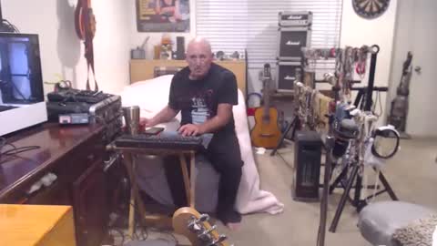 Snapshot of guitarsexgod chatting on 11-14-25, 10:14 Mario online show from 11-14-25, 10:14