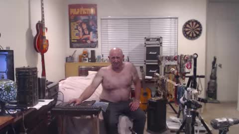 Snapshot of guitarsexgod chatting on 11-24-25, 10:15 Mario online show from 11-24-25, 10:15