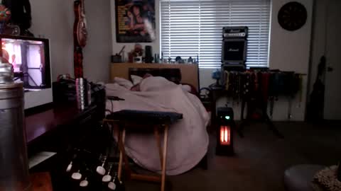 Snapshot of guitarsexgod chatting on 11-27-25, 03:25 Mario online show from 11-27-25, 03:25