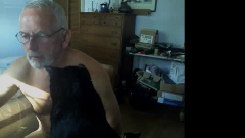 Snapshot of gulfcoast1952 chatting on 12-02-25, 07:53 Roy online show from 12-02-25, 07:53