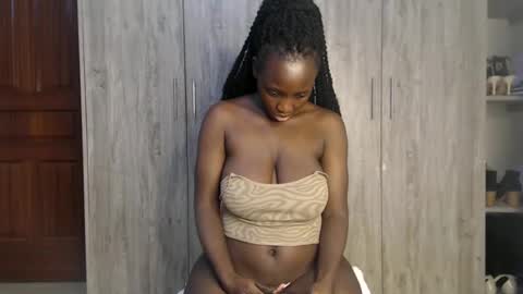 Miss Incredible online show from 02-18-25, 10:47