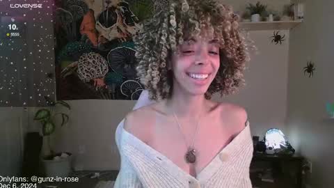 Snapshot of gunzinrose chatting on 12-06-24, 05:11 Kylie online show from 12-06-24, 05:11