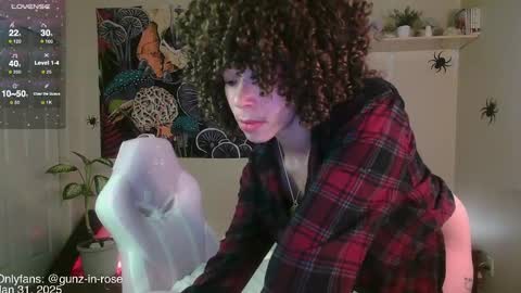 Snapshot of gunzinrose chatting on 01-31-25, 08:22 Kylie online show from 01-31-25, 08:22