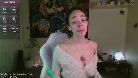 Snapshot of gunzinrose chatting on 02-10-25, 04:04 Kylie online show from 02-10-25, 04:04