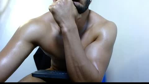 holl latino online show from 04-21-26, 07:06