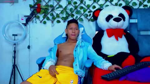 Snapshot of gurxxxt chatting on 02-08-26, 02:09 Hakim online show from 02-08-26, 02:09