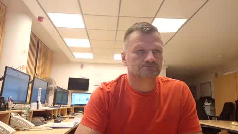 Snapshot of guschidick chatting on 09-25-25, 05:27 guschidick online show from 09-25-25, 05:27