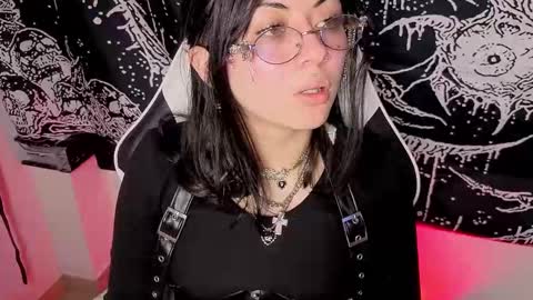 Snapshot of guxplo_ chatting on 09-27-25, 01:49 Miss online show from 09-27-25, 01:49