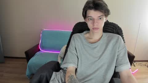 guy_liam1 online show from 12-18-24, 08:09