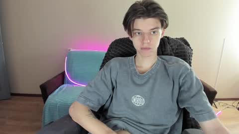 guy_liam1 online show from 12-22-24, 07:54