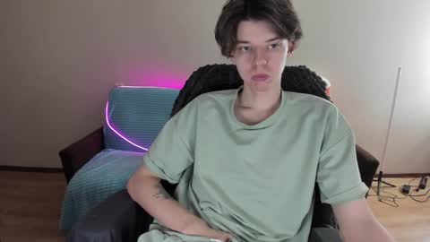 guy_liam1 online show from 01-08-25, 04:55