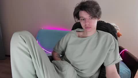 guy_liam1 online show from 01-25-25, 08:21