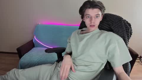 guy_liam1 online show from 01-26-25, 07:41