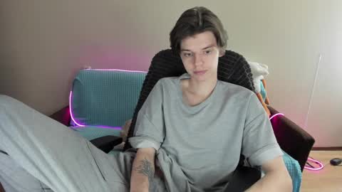 guy_liam1 online show from 02-03-25, 03:06