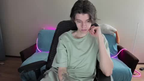 guy_liam1 online show from 02-10-25, 02:26