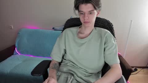 guy_liam1 online show from 02-11-25, 12:58