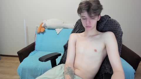 guy_liam1 online show from 10-16-25, 08:37