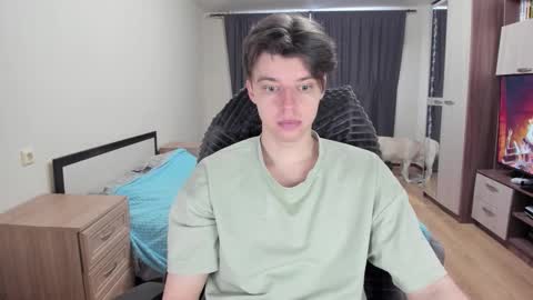 guy_liam1 online show from 02-22-26, 06:35