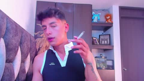 Snapshot of guy_twinks chatting on 12-07-24, 08:38 Gabriel online show from 12-07-24, 08:38