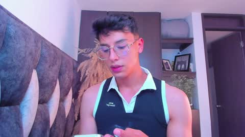 Snapshot of guy_twinks chatting on 12-15-24, 12:51 Gabriel online show from 12-15-24, 12:51