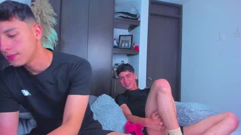 Snapshot of guy_twinks chatting on 01-15-25, 07:55 Gabriel online show from 01-15-25, 07:55