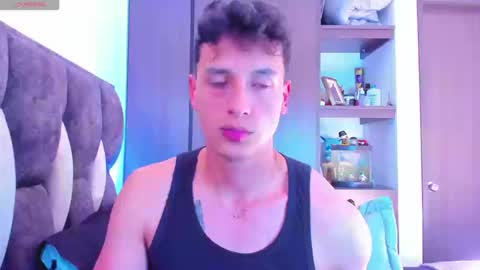 Snapshot of guy_twinks chatting on 09-27-25, 03:55 Gabriel online show from 09-27-25, 03:55