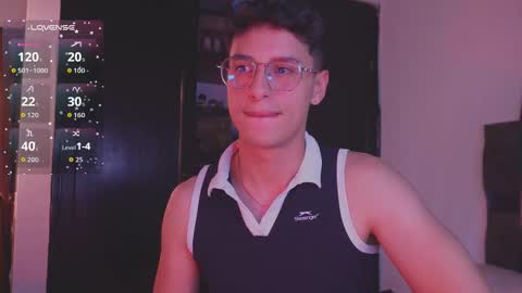 Snapshot of guy_twinks chatting on 12-18-25, 01:55 Gabriel online show from 12-18-25, 01:55
