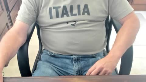 Guy online show from 11-07-25, 04:18