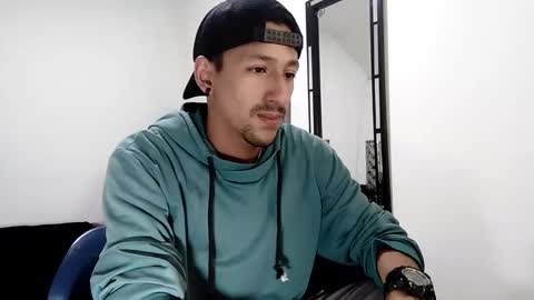 Snapshot of guykarim chatting on 12-29-24, 05:21 karim online show from 12-29-24, 05:21