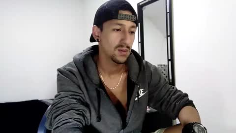 Snapshot of guykarim chatting on 12-31-24, 05:11 karim online show from 12-31-24, 05:11