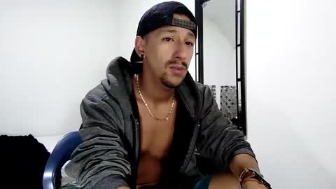 Snapshot of guykarim chatting on 01-12-25, 05:13 karim online show from 01-12-25, 05:13