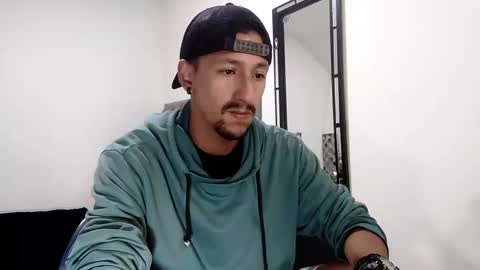 Snapshot of guykarim chatting on 01-19-25, 04:22 karim online show from 01-19-25, 04:22