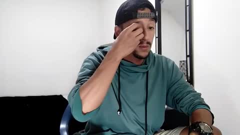 Snapshot of guykarim chatting on 01-20-25, 05:26 karim online show from 01-20-25, 05:26