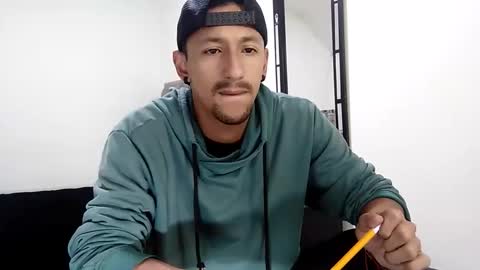 Snapshot of guykarim chatting on 01-23-25, 07:11 karim online show from 01-23-25, 07:11