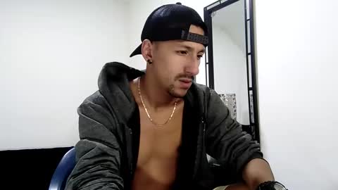 Snapshot of guykarim chatting on 02-01-25, 11:21 karim online show from 02-01-25, 11:21