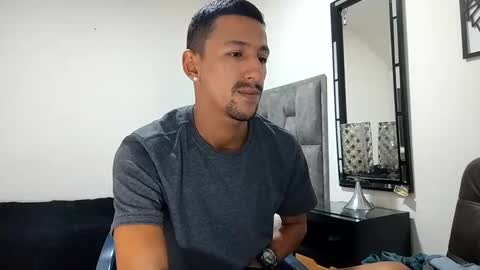 Snapshot of guykarim chatting on 03-07-25, 03:18 karim online show from 03-07-25, 03:18