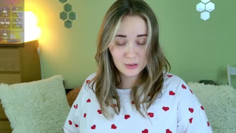 Snapshot of gwen_lady chatting on 01-04-25, 06:19 Sweety Kitty online show from 01-04-25, 06:19