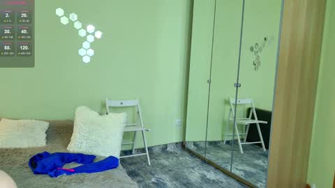 Snapshot of gwen_lady chatting on 02-16-25, 05:37 Sweety Kitty online show from 02-16-25, 05:37