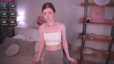 Snapshot of gwendatortoriello chatting on 05-02-26, 11:37 Hello everyone Im May online show from 05-02-26, 11:37