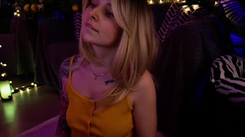 Snapshot of gwenhilton chatting on 02-13-25, 11:50 gwenhilton online show from 02-13-25, 11:50